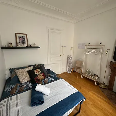 Beautiful Nearby Champs Elysees Appartement